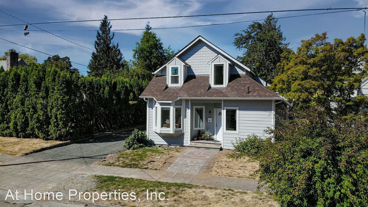 Primary Photo - 5 br, 3 bath House - 530 NW 13th St