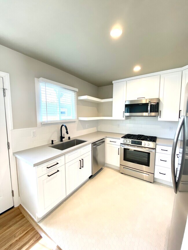 Cocina - 722 W Palm Ave