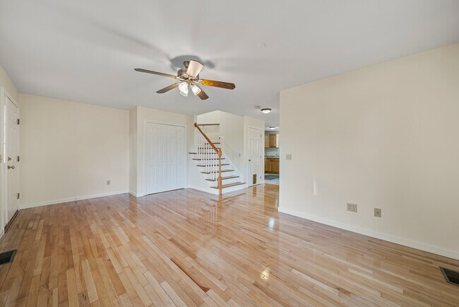 Foto del edificio - 8 Highland Ave