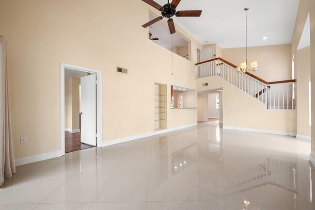 Building Photo - 21201 Glenmoor Dr