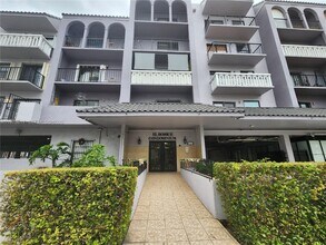 Building Photo - 777 SW 9th Ave