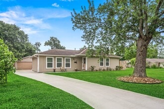 Building Photo - 5755 Belvedere Dr