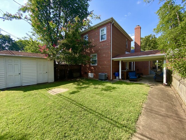 Building Photo - 3909 Floyd Ave