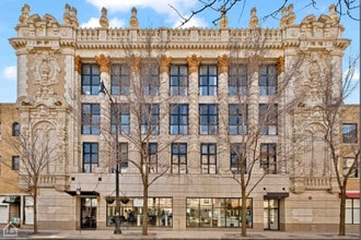 Building Photo - 1635 W Belmont Ave