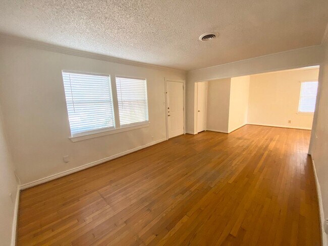 Foto del edificio - 2119 Glenhaven St