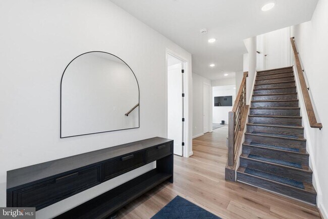 Foto del edificio - 329 Calvert Ave