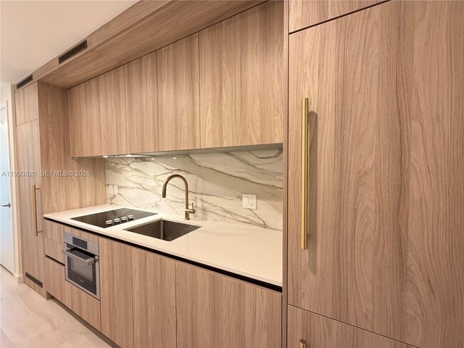 Building Photo - 77 SE 5th St