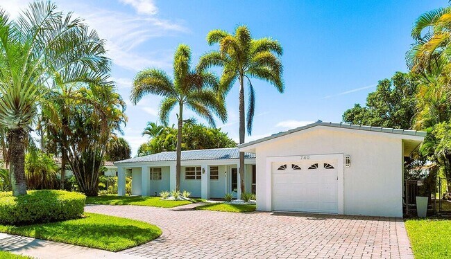 Foto del edificio - 740 NE 69th St