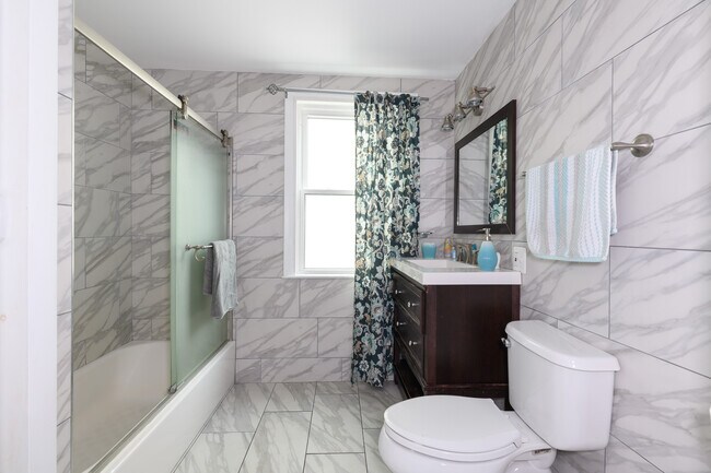 Building Photo - 20 Wheeler St