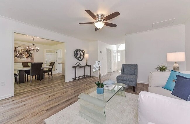 Foto del edificio - 5610 Vandora Dr