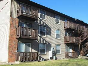 Building Photo - 320 Brown St