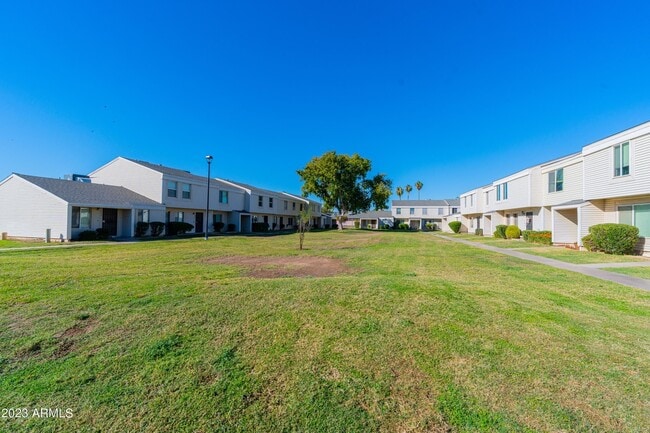 Building Photo - 6526 S McAllister Ave