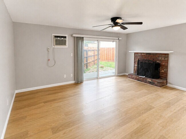 Foto del edificio - 1112 Muir Ct