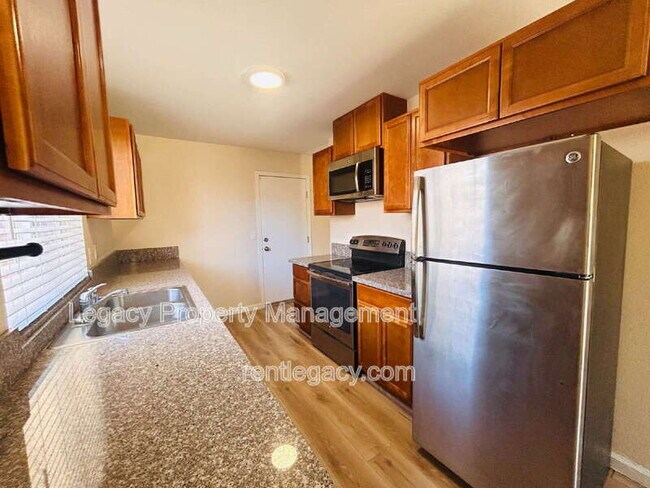 Foto del edificio - 6841 Castleberry Cir
