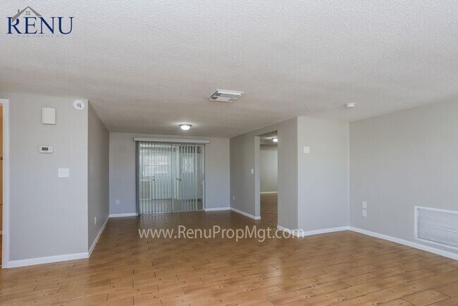 Building Photo - AVAILABLE NOW! $0 APP FEES!