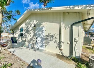 Building Photo - 1638 Cypress Dr