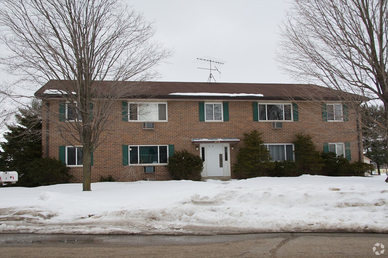 Primary Photo - 2068 Lilly St