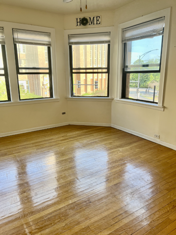 Foto del edificio - 5026 N Kimball Ave