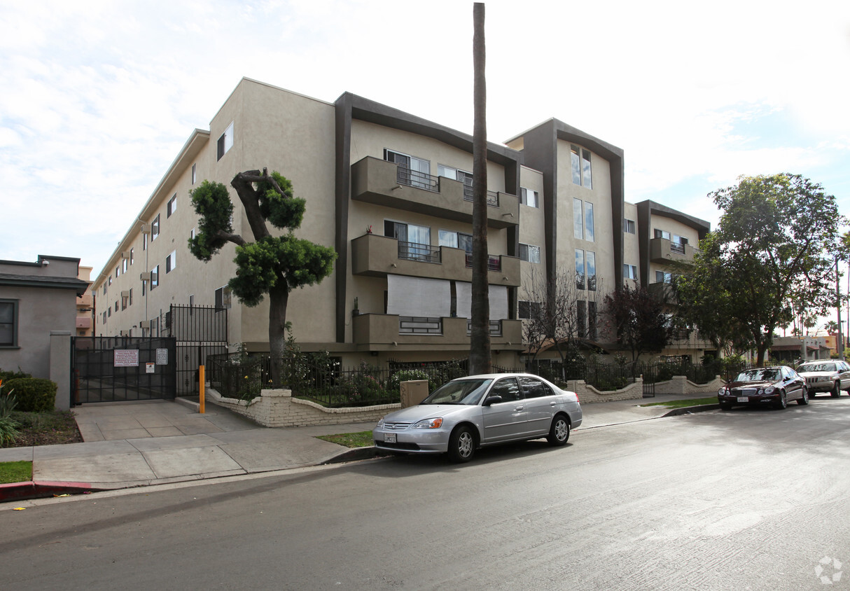 Building Photo - Serrano Apartments