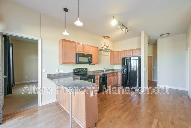 Building Photo - 5401 S Park Terrace Ave