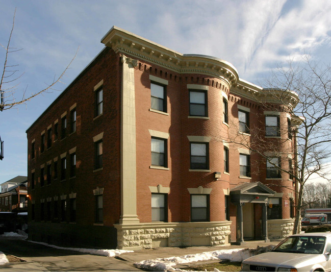 Foto del edificio - Blue Hill Housing