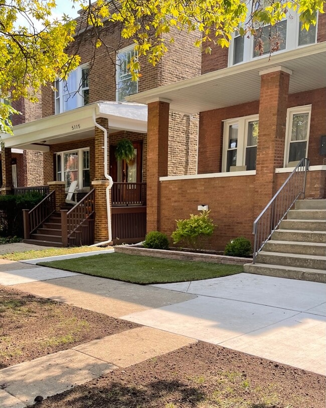 Building Photo - 5117 W Cullom Ave