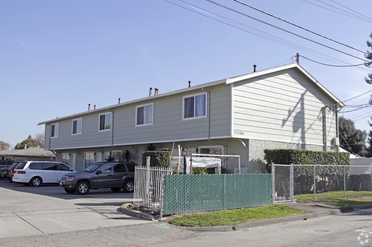 Foto principal - 21500 Haviland Ave