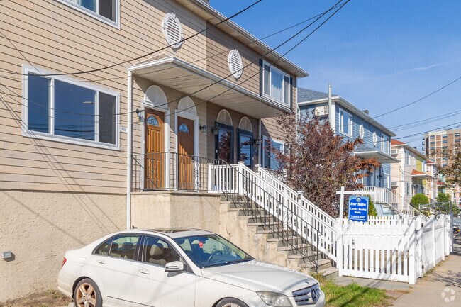 Saltbox-style duplexes are numerous in Rockaway Park.