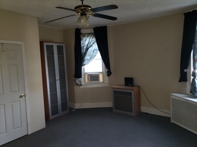 Foto del edificio - 3901 Fleetwood Ave
