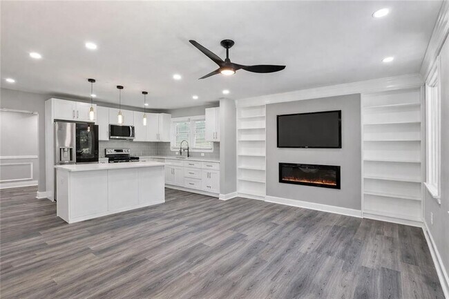 Foto del edificio - 724 Cowan Rd SE