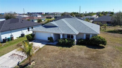 Building Photo - 526 NW 1st Ln