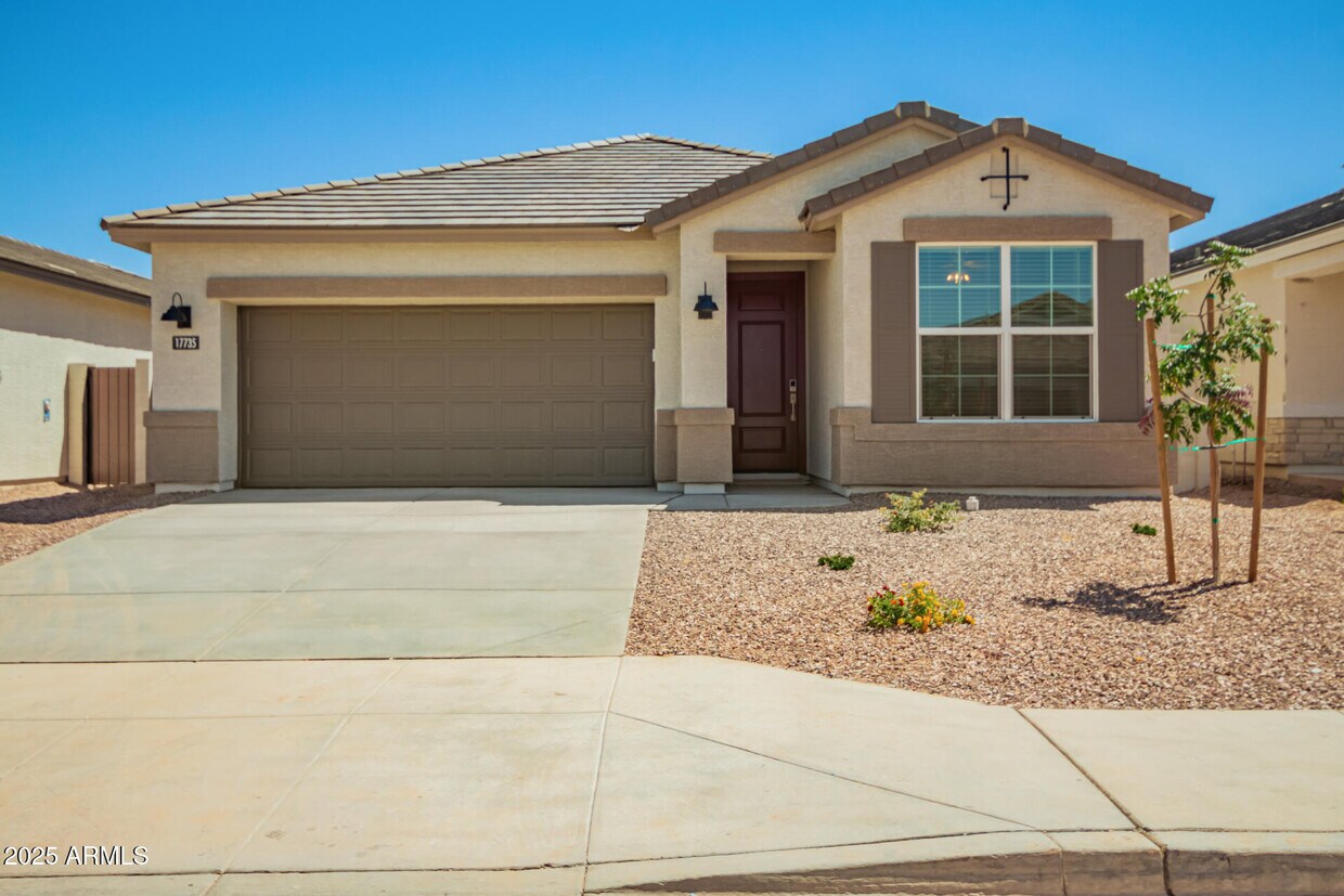 Foto principal - 17735 W Msn Ln