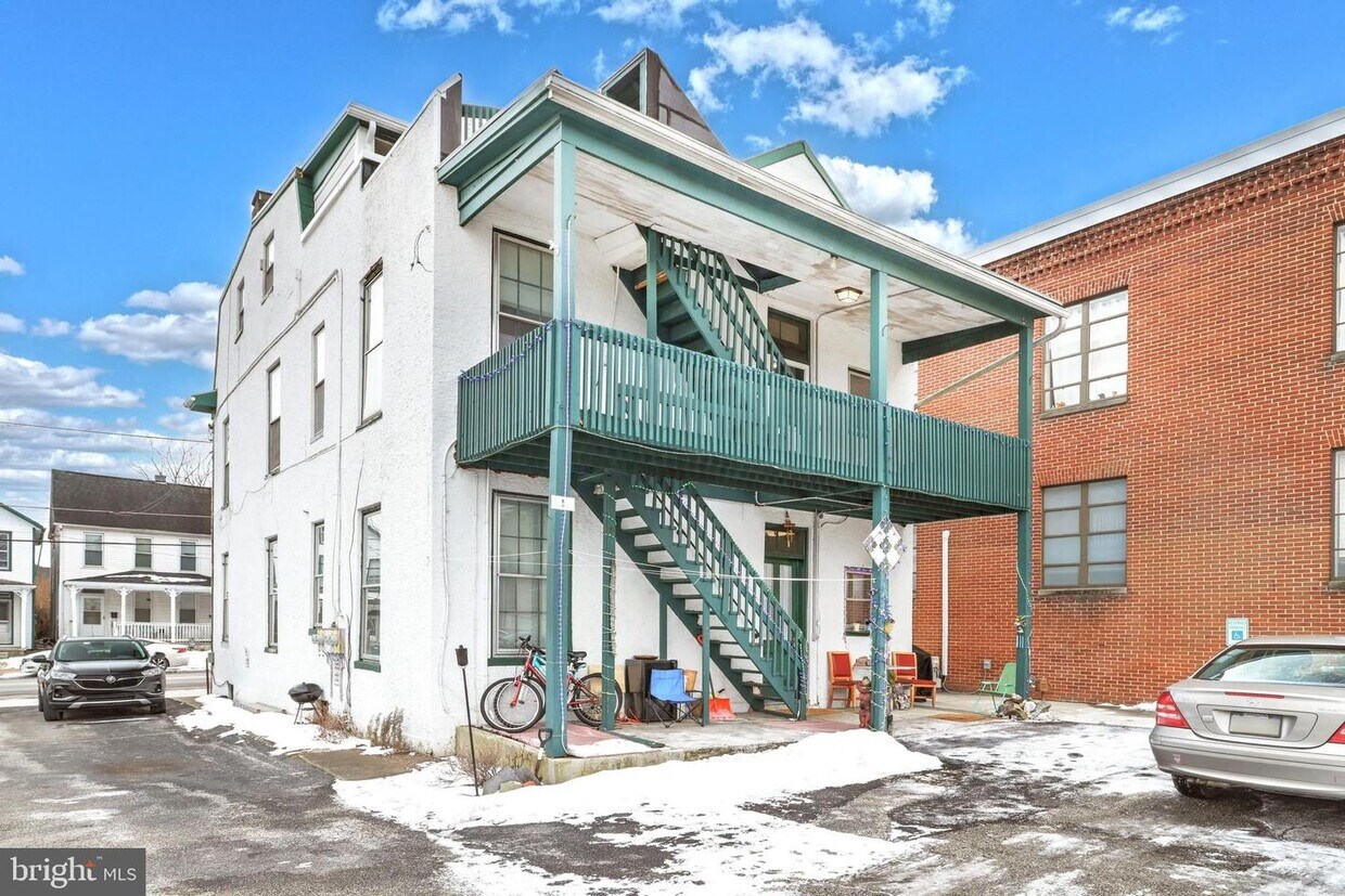 316 York St Unit 2ND FLOOR, Gettysburg, PA 17325 Room for Rent in
