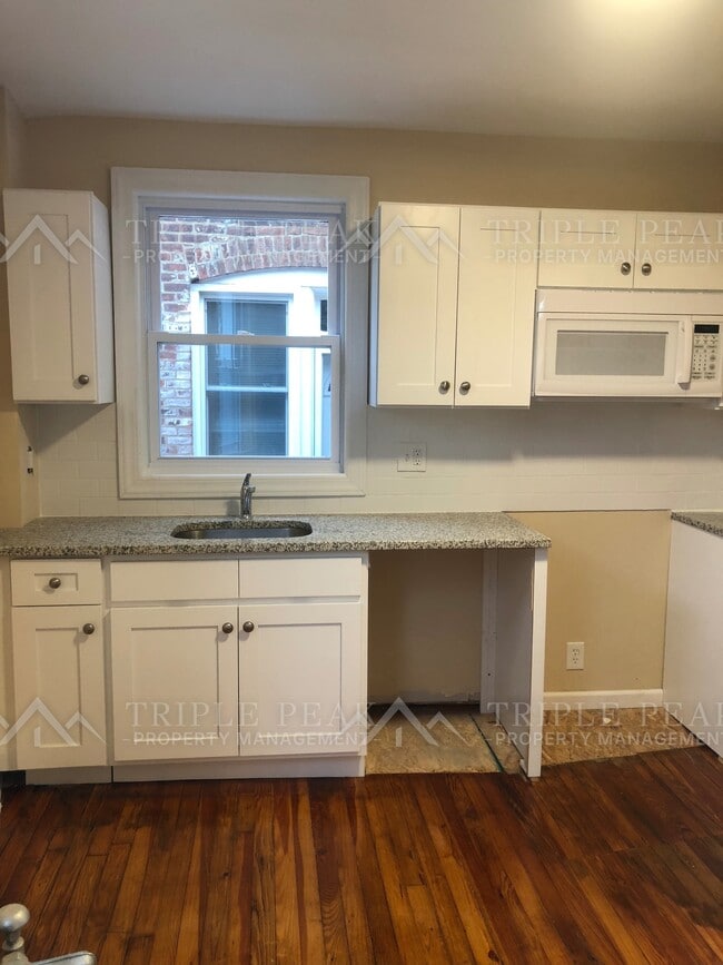 Building Photo - 74 Bartram Ave