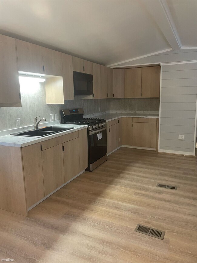 Building Photo - 2 br, 2 bath Mobile Home - Eagle Pointe Creek