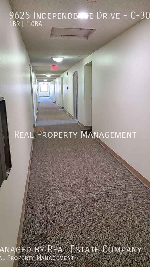 Photo - 9625 Independence Dr House