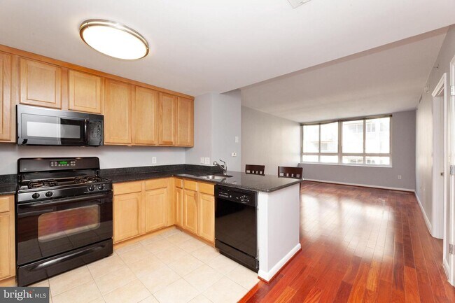 Foto del edificio - 355 I St SW