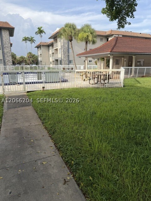 Foto del edificio - 6530 Lake Patricia Dr
