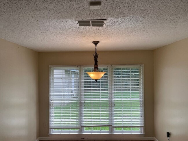 Foto del edificio - Nice 3/2 with bonus rm in Carriage Hills