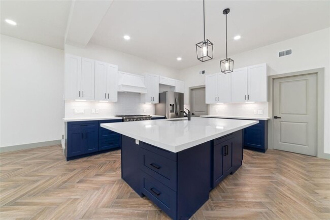 Building Photo - 11931 S Red Cedar Cir