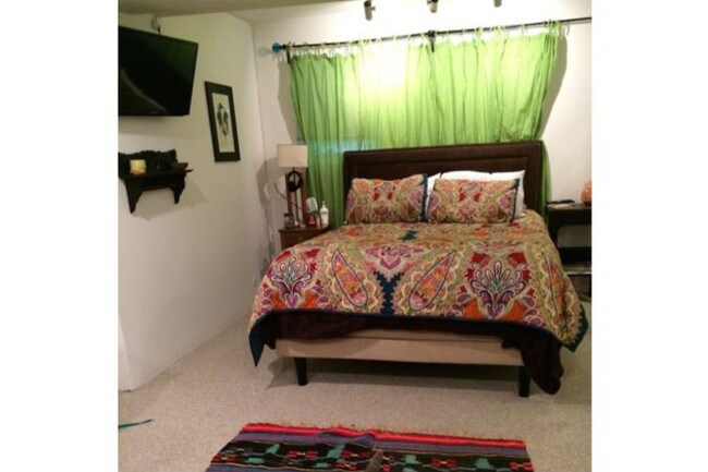 Master Bedroom 1 - 1921 W Melrose St