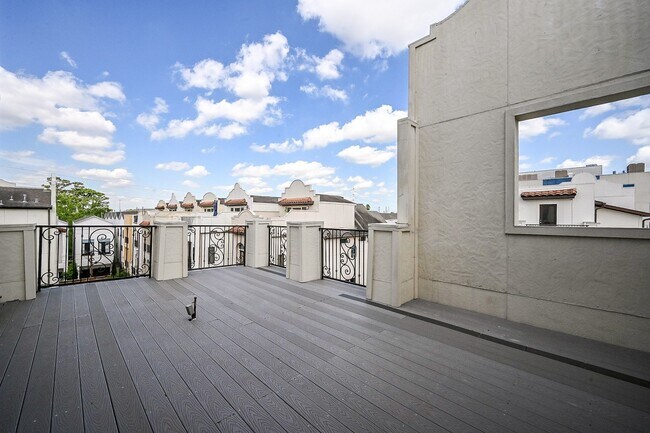 Foto del edificio - 1825 W 24th St