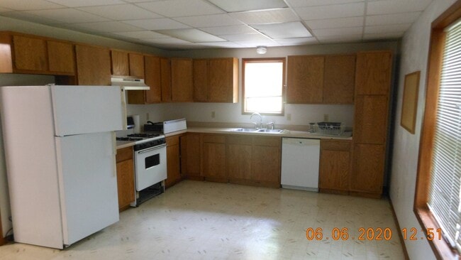 Building Photo - 445 S 7th St