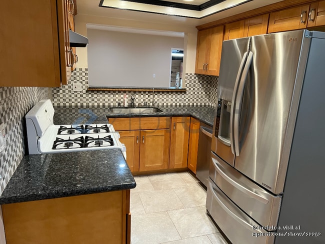 Foto del edificio - 45 Lonetree Ct