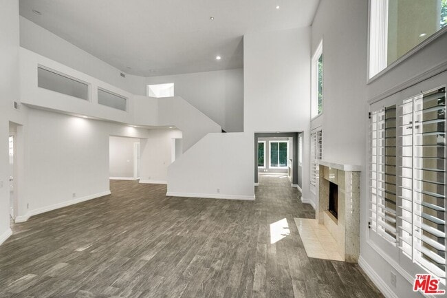 Building Photo - 4342 Park Verdi