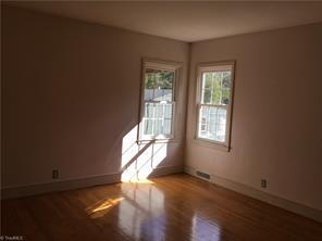 Building Photo - "Charming 3-Bed Home with Extra Large Yard in Kernersville!"