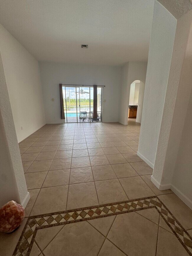 Foto del edificio - 3410 SW 195th Ave