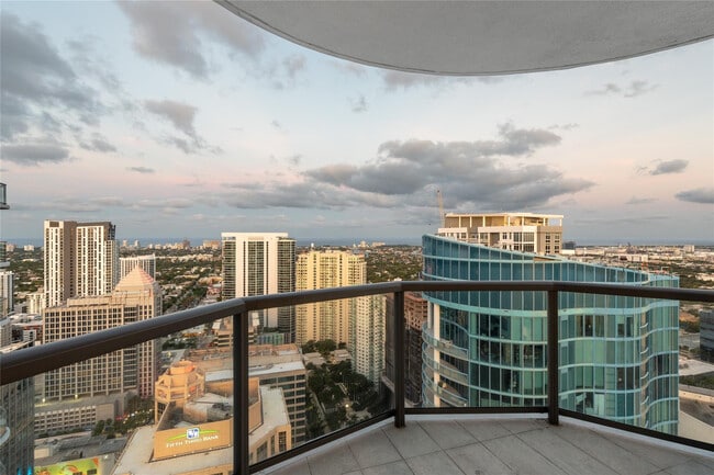 Building Photo - 100 E Las Olas Blvd