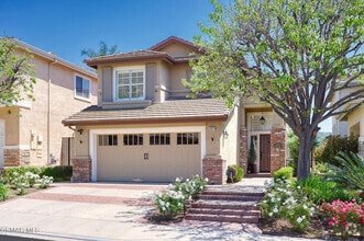 Building Photo - 3024 Hollycrest Ave