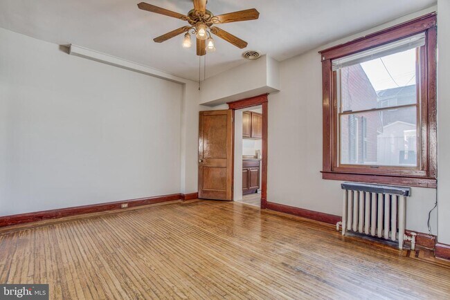Building Photo - 3310 Parklawn Ave